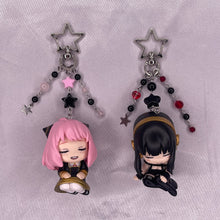 Load image into Gallery viewer, Spy x Family Keychains
