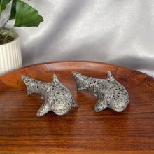 Load image into Gallery viewer, Yooperlite Sharks
