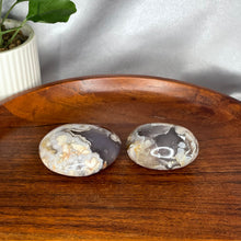 Load image into Gallery viewer, Flower Agate Palm Stones
