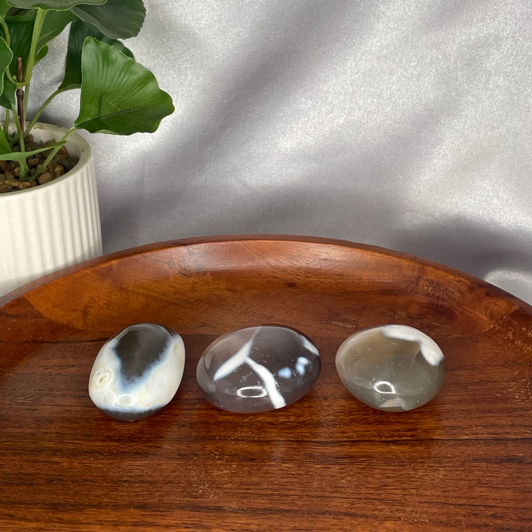 Orca Agate Palm Stones