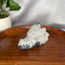 Load image into Gallery viewer, Moss Agate Dragon Heads
