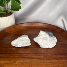 Load image into Gallery viewer, Mangano Calcite Specimens
